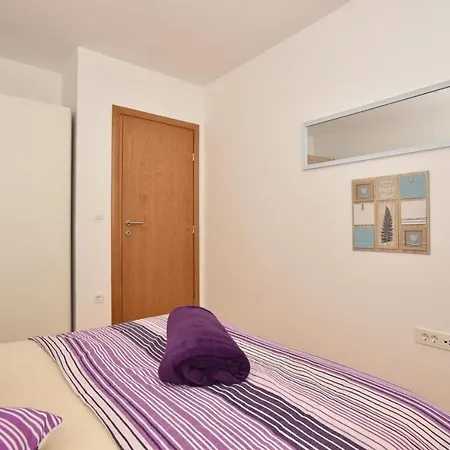 Anna A2+2 Apartment Makarska