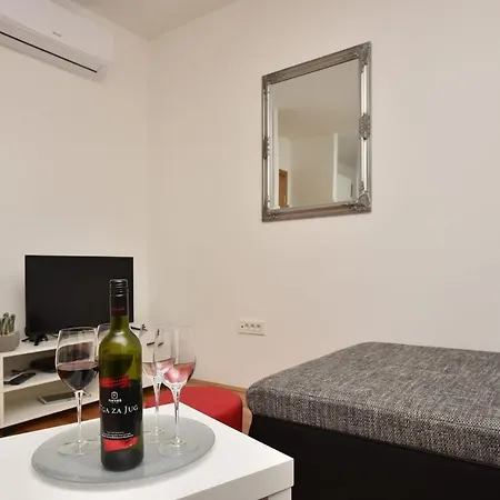 Apartment Anna A2+2 *