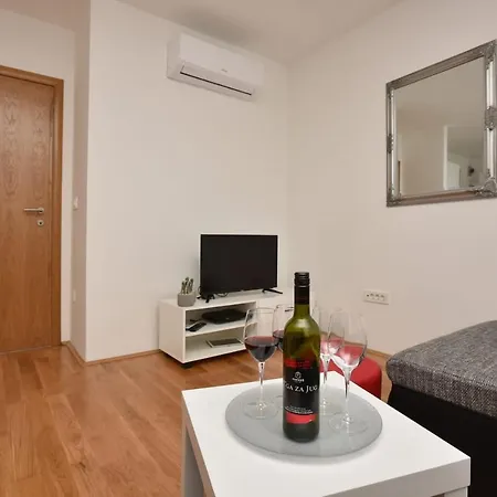 Appartamento Anna A2+2 Makarska