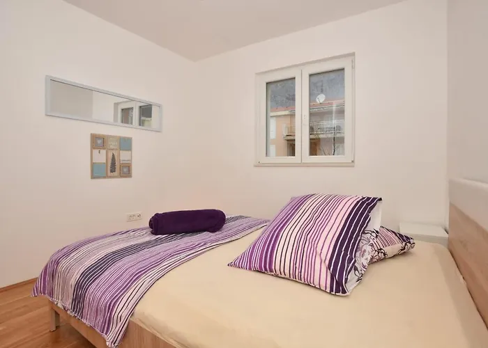 Anna A2+2 * Makarska